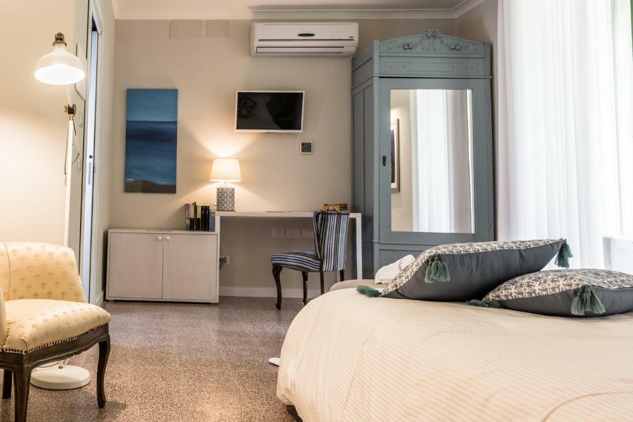 Palazzo Taranto Luxury Rooms Caltagirone Esterno foto